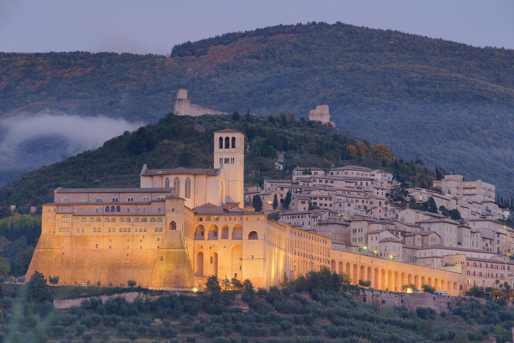 Albergo La Rocca أسيسي المظهر الخارجي الصورة